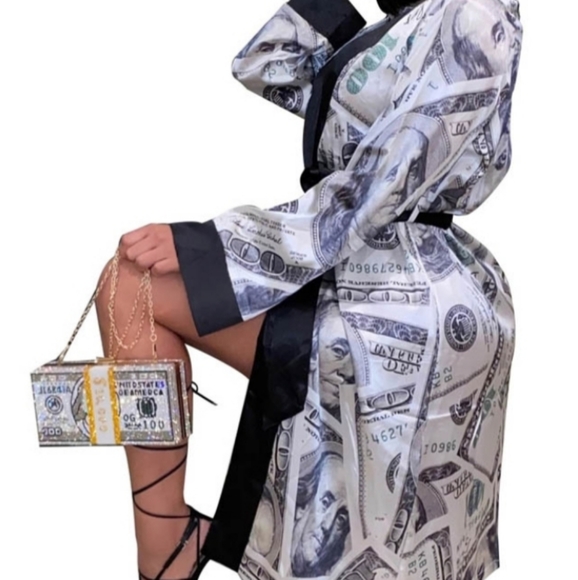 Satin Robe - Picture 2 of 4